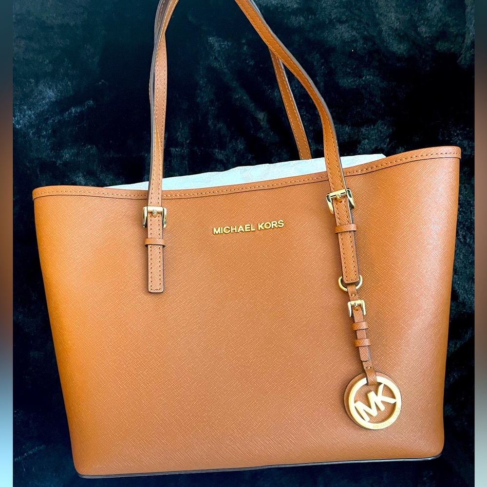 Michael Kors Bag - Medium, Rarely Used